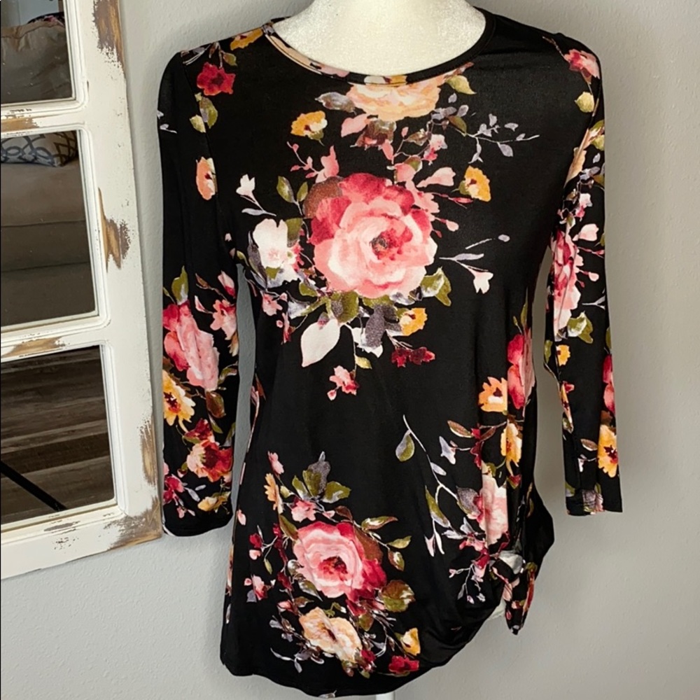 Black Floral 3/4 sleeve Top